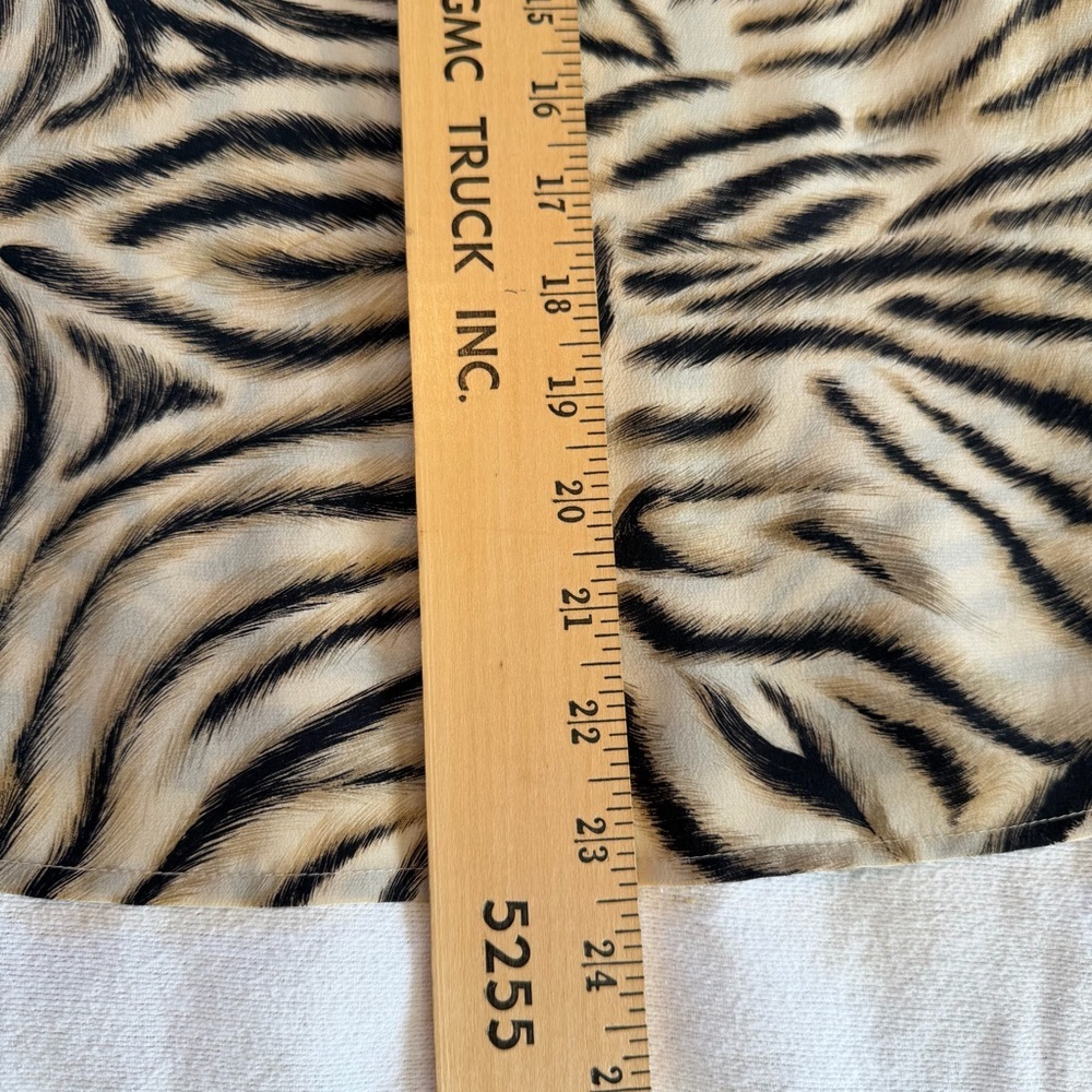 Diane Gilman 100% Silk Bold Zebra Print Tank L Quiet Luxury, Elevated Casual - Picture 7 of 9